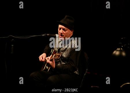 André Herzberg (DDR Rockband Pankow) bei der Leseung »Was aus uns geworden ist« im Apollo Theater Görlitz am 28.02.2020 Stock Photo