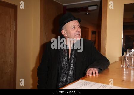 André Herzberg (DDR Rockband Pankow) bei der Leseung »Was aus uns geworden ist« im Apollo Theater Görlitz am 28.02.2020 Stock Photo