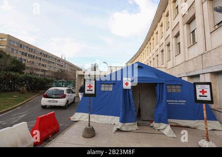 Rome, Italy. 29th Feb, 2020. Preventive tents have been set up in some hospitals in the capital due to coronavirus emergency in Rome. (Photo by Sisto Claudio/Pacific Press/Sipa USA) Credit: Sipa USA/Alamy Live News Stock Photo