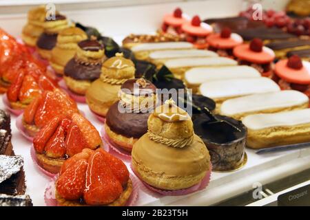 Eclair - French Bakery Pastry Display - Versailles - France Stock Photo