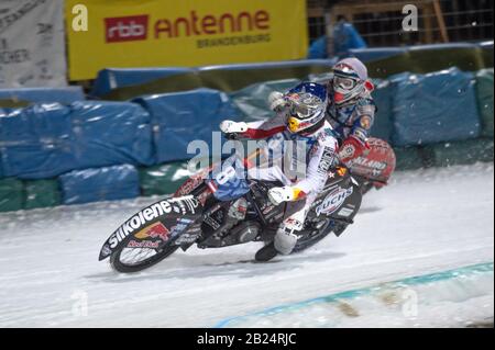 Berlin, Germany. 29th Feb, 2020. BERLIN GERMANY - February 29 Franky Zorn (Blue) passes Jan Klatovsky (White) during theIce Speedway of Nations (Day 1) at the Horst-Dohm-Eisstadion, Berlin, on Saturday 29 February 2020. (Credit: Ian Charles | MI News) Credit: MI News & Sport /Alamy Live News Stock Photo