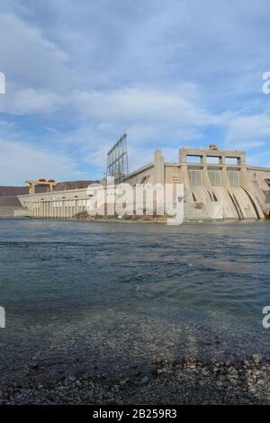 Davis Dam Hydroelectric Power Plant on the Arizona side of the Colorado River Stock Photo