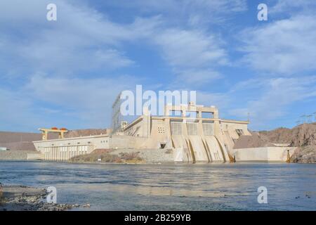 Davis Dam Hydroelectric Power Plant on the Arizona side of the Colorado River Stock Photo