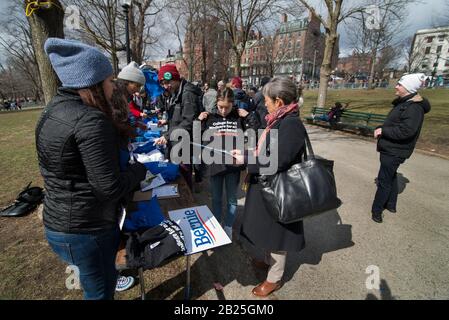 Boston, USA. 29th Feb, 2020.  U.S. presidential candidate Bernie Sanders.  Over 10,000 Sanders Supporters gather for his speech.  Credit: Chuck Nacke/Alamy Live News Stock Photo