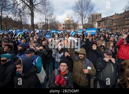 Boston, USA. 29th Feb, 2020.  More than 10,000 supporters gathered on the Boston Common to listen to U.S. Democratic presidential candidate Bernie Sanders speak on Saturday. Credit: Chuck Nacke/Alamy Live News Stock Photo