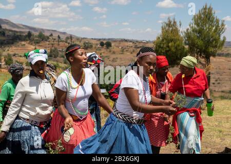 Women dancing in a Basotho initiation ceremony in a village near Pitseng (Leribe), Lesotho Stock Photo