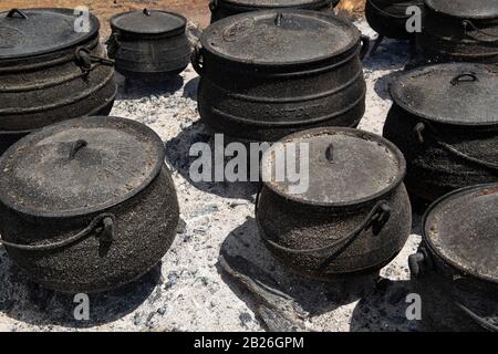 Potjie pot hi-res stock photography and images - Alamy