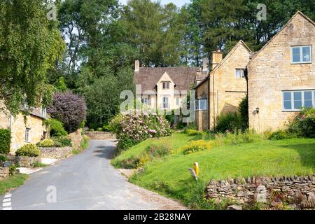Houses in Cotswold village, Snowshill, Gloucestershire, Cotswolds, England Stock Photo