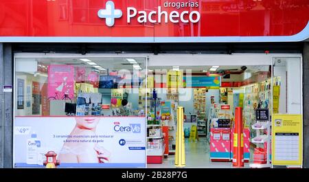Pharmacy discount hi-res stock photography and images - Alamy