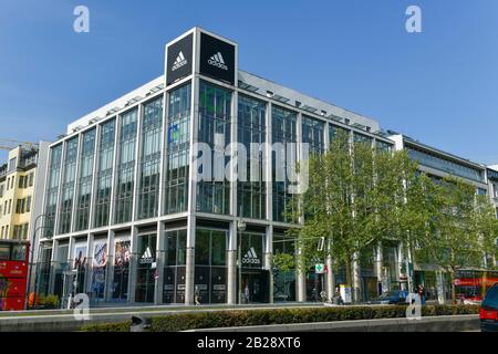 Adidas, Tauentzien, Charlottenburg, Berlin, Deutschland Stock Photo