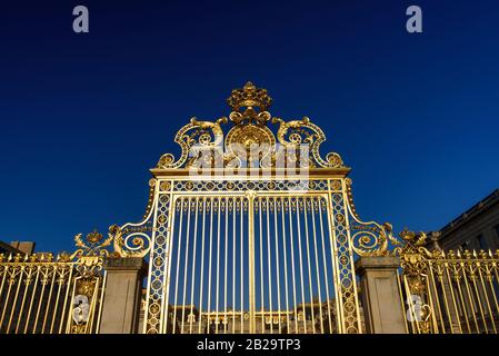 The golden gate of Palace of Versailles (Château de Versailles), Paris, France Stock Photo