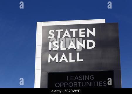 Gap staten island deals mall