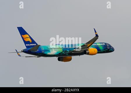 February 21, 2020, Richmond, British Columbia, Canada: An Icelandair Boeing 757-200 (TF-FIU) single-aisle jet, painted in special ''Hekla Aurora'' livery, airborne after take-off. (Credit Image: © Bayne Stanley/ZUMA Wire) Stock Photo