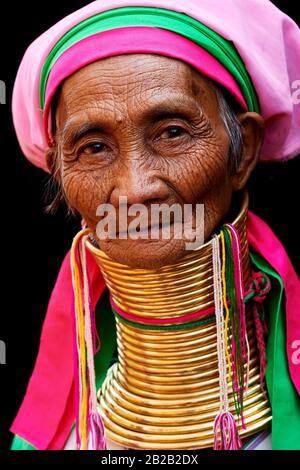 What is the secret behind the long neck of Kayan Tribe of Thailand? -  Boldsky.com