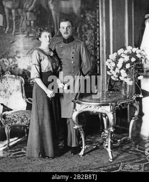 The 1913 photograph shows Prince Ernst August Duke of Brunswick and Lueneburg together with his bride Princess Victoria Louise, a daughter of the last German Emperor Wilhelm II. Stock Photo