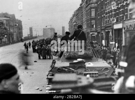 Invasion of Holland 1940: Picture shows marching in of German troops with soldiers and tanks in Rotterdam. Stock Photo