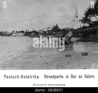 Beach party in the capital of German East Africa, Dar es Salaam, in today's Tanzania. Stock Photo