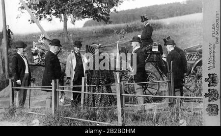 King Christian X of Denmark (3rd from left) in conversation with the Landgravine of Hesse, Anna of Prussia, during his visit to Schloss Adolfseck (today Schloss Fasanerie) in Eichenzell near Fulda. Undated photo. Stock Photo