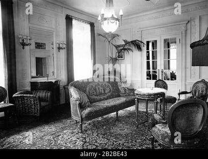 Salon in the Hotel Adlon, where the French ministers Pierre Laval and Aristide Briand lodged during their stay in Berlin. Stock Photo