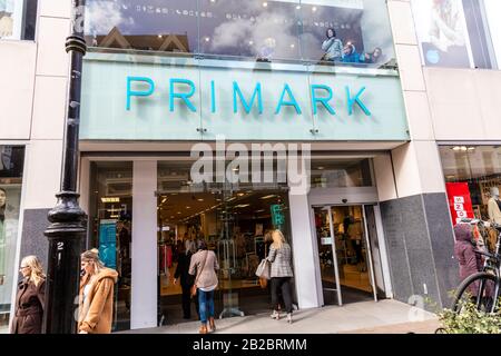 Primark, Primark clothing, clothes shop, Primark Sign,store, sign, logo, shop front, high street, high street store, high street shop, shops, stores, Stock Photo