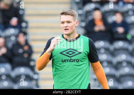 29th February 2020, KCOM Stadium, Hull, England; Sky Bet Championship, Hull City v Leeds United : Sean McLoughlin (17) of Hull City during the pre-game warmup Stock Photo