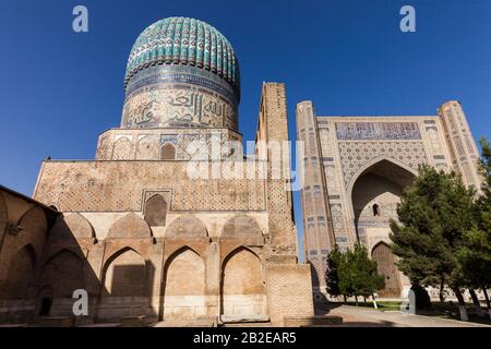 Iwan, is Islamic hall, at courtyard of Bibi Khanym Mosque, Bibi Khanum mosque, Samarkand, Uzbekistan, Central Asia, Asia Stock Photo