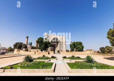 Main entrance facade, Bibi Khanym Mosque, Bibi Khanum mosque, Samarkand, Uzbekistan, Central Asia, Asia Stock Photo