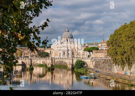 Rome, Italy - October 07 2018:  A view along the Tiber River towards St. Peter's Basilica and the Vatican in Rome, Italy. Stock Photo