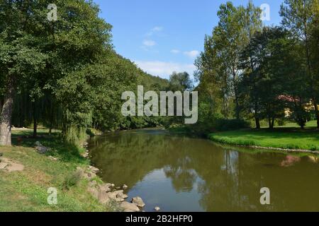 Fluss Eger nahe Loket, Tschechien Stock Photo