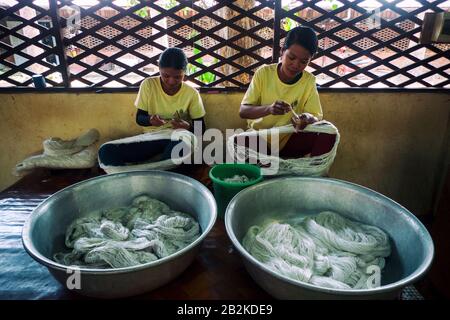 Siem Reap, Cambodia, Asia: silk processing in the laboratories of the Artisan Angkor project Stock Photo