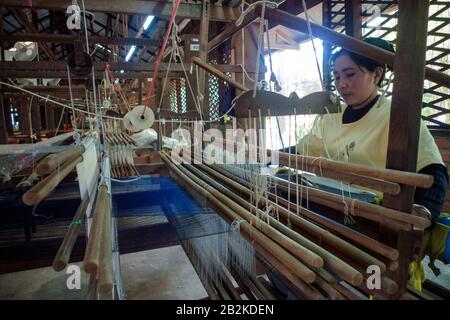 Siem Reap, Cambodia, Asia: silk loom processing in the laboratories of the Artisan Angkor project Stock Photo