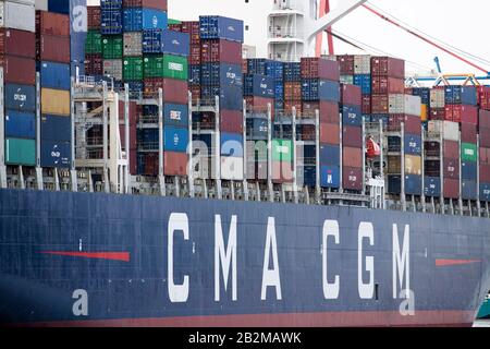 CMA CGM container ship Benjamin Franklin arriving at Southampton, UK ...