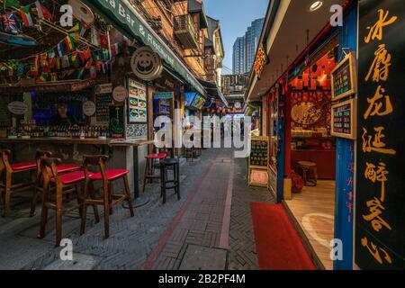 SHANGHAI, CHINA, OCTOBER 31: Shops and bars in the famous Tianzifang shopping area in the old French Concession on October 31, 2019 in Shanghai Stock Photo