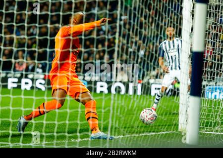 3rd March 2020; The Hawthorns, West Bromwich, West Midlands, England; English FA Cup Football, West Bromwich Albion versus Newcastle United; Valentino Lazaro taps in for Newcastle United's third goal after 47 minutes (0-3) Stock Photo