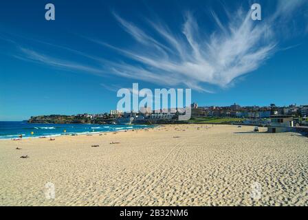 Australia, unidentified people on Bondi Beach in Sydney