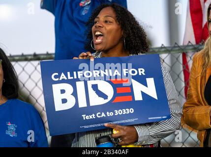 Los Angeles, California, USA . 3rd March, 2020. Supporters of Democratic presidential candidate Joe Biden attend a Super Tuesday campaign rally in Los Angeles, California on March 3, 2020. (Photo by Ronen Tivony/Sipa USA) *** Please Use Credit from Credit Field *** Credit: Sipa USA/Alamy Live News Stock Photo