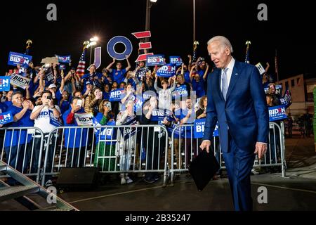 Los Angeles, United States. 03rd Mar, 2020. Former Vice President and Democratic presidential candidate Joe Biden arrives at a campaign rally in Los Angeles. Credit: SOPA Images Limited/Alamy Live News Stock Photo