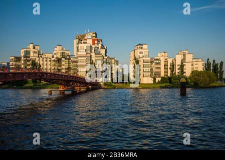 Sweden, Vastmanland, Vasteras, new residential buildings of the Munkangen harborfront Stock Photo