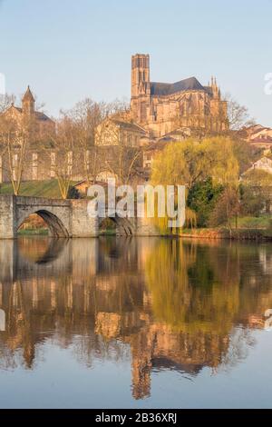 France, Haute Vienne, Limoges, medieval bridge and cathedral of Saint Etienne, Vienne river Stock Photo