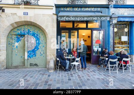 France, paris, the terrace of Cafe des Pasaules in Rue des Rosiers