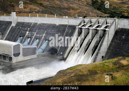 The Clyde Dam, built on the Clutha River near the small town of Clyde. It is the 3rd largest hydroelectric dam in New Zealand. Stock Photo