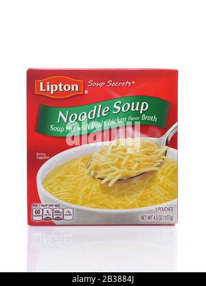 https://l450v.alamy.com/450v/2b3884j/irvine-california-13-december-2019-a-box-of-lipton-chicken-noodle-soup-mix-2b3884j.jpg