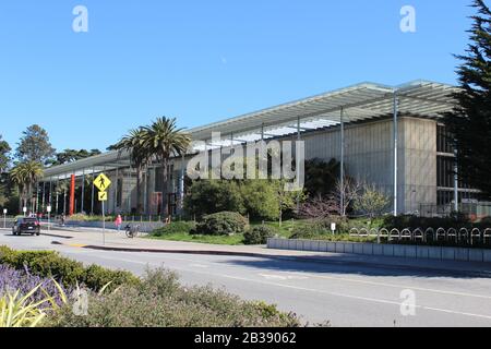 California Academy of Sciences by Renzo Piano, Golden Gate Park, San Francisco, California Stock Photo