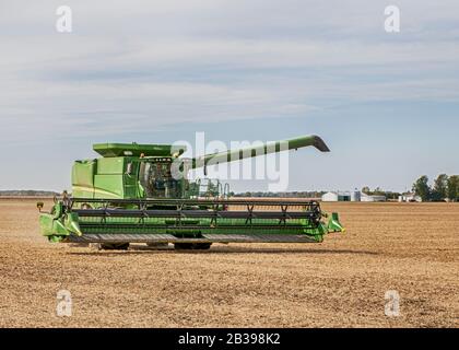 John Deere S670 Soybean Sunset Stock Photo - Download Image Now