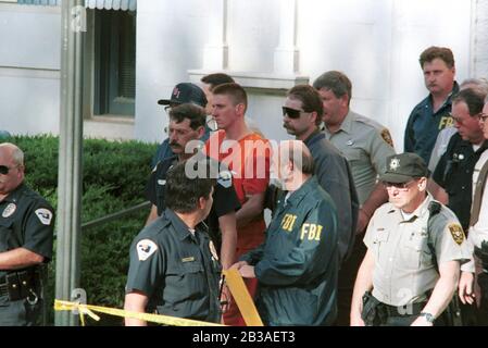 Perry, Oklahoma USA, Apr. 21, 1995.: Timothy McVeigh under arrest 2 days after the terrorist bombing of the Murrah Federal Building in Oklahoma City. Stock Photo