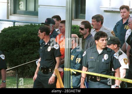 Perry, Oklahoma USA, Apr. 21, 1995.: Timothy McVeigh under arrest 2 days after the terrorist bombing of the Murrah Federal Building in Oklahoma City. Stock Photo