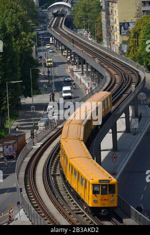 U-Bahn, U1, Gitschiner Strasse, Kreuzberg, Berlin, Deutschland Stock Photo