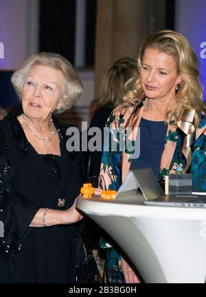 Delft, Netherlands. 04th Mar, 2020. Princess Beatrix of The Netherlands and Princess Mabel of Oranje-Nassau at De Oude Bibliotheek Academy in Delft, on March 04, 2020, to attend the presentation of the sixth Prince Friso Engineer PrizeCredit: Albert Nieboer Ph van der Werf/ Netherlands OUT/Point de Vue OUT |/dpa/Alamy Live News Stock Photo