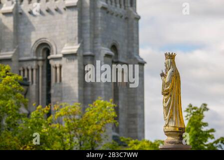 Sainte-anne-de-beaupré, Canada - August 20 2019: The Virgin Mary statue at basilica of Sainte-Anne-Beaupré in Quebec Stock Photo