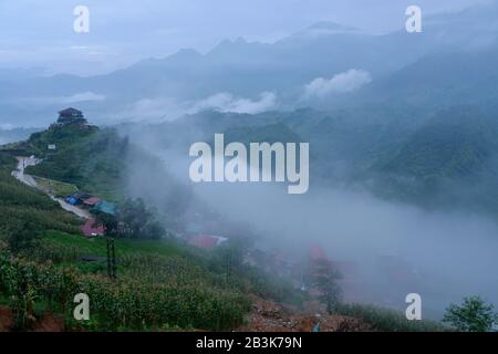 Wolken, Berge, Sa Pa, Vietnam Stock Photo